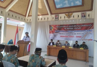 Camat Sumbergempol Abu Zain Lantik Kades Terpilih Antar Waktu (PAW) Desa Sambidoplang 