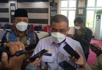 Bupati Karimun Aunur Rafiq