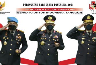 Kapolri dan jajarannya foto bersama saat memperingati hari lahirnya Pancasila 