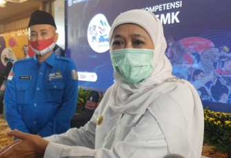 Gubernur Khofifah
