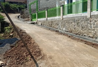 Drainase Baru Karya Satgas TMMD 112 Membentang di Sepanjang Jalan Desa Tulungrejo