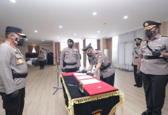 Kapolda Kepri Pimpin Serah Terima Jabatan Dir Polairud, Kapolres Bintan, Kapolres Karimun Dan Kapolres Kepulauan Anambas Polda Kepri