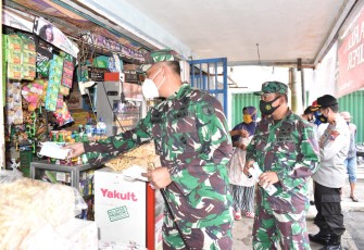 Tekan Laju Covid019, Dandim 0818 Bagika Masker 