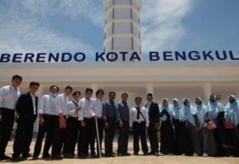 Pemerintah Kota (Pemkot) Bengkulu melalui Dinas Pariwisata (Dispar) kian memfokuskan potensi-potensi wisata di Kota Bengkulu yang bisa di galakkan untuk meningkatkan Pendapatan Anggaran Daerah (PAD)
