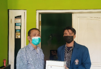 Mahasiswa KKN Tim II Undip Membuat Hand Sanitizer Otomatis Dengan Sistem Touchless Sebagai Solusi Perangi Covid-19