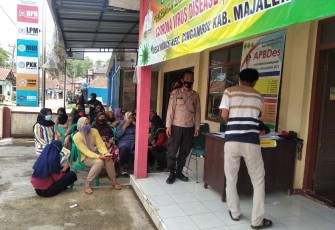 Kapolsek Cingambul-Polres Majalengka, Melalui Kanit Binmas  Monitoring Gebyar Vaksinasi Covid-19 Tahap I dan II di Desa Manis