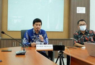 Wakil Bupati Arie Septia Adinata Jadi Opening Speaker Di Webinar Pendidikan