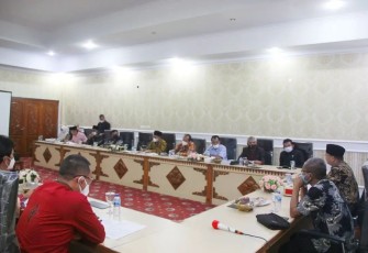  Gubernur Bengkulu Rohidin Mersyah Meminta Agar Pihak PT. Pamor Ganda Dapat Memenuhi Tuntutan Masyarakat Dari 3 Desa Penyanggah HGU