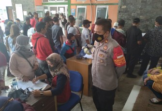 Polsek Kertajati Monitoring Kegiatan Vaksinasi