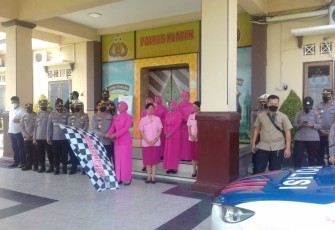 Kapolres Klaten Memimpin Acara Pelepasan Armada Bansos Korban Erupsi Semeru