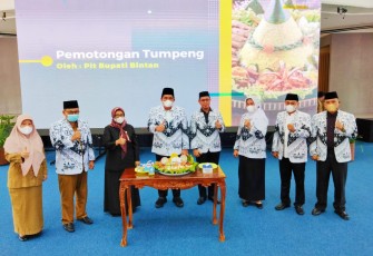 Tasakuran Peringatan HUT PGRI Ke-76 dan HGN 2021 Kabupaten Bintan 