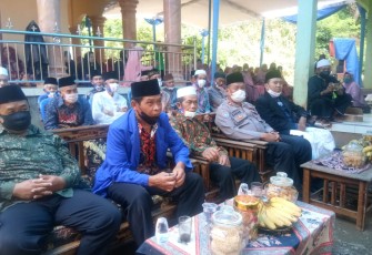 KBO Sat Binmas Polres Manjeng Hadiri Peringatan Maulid Nabi Besar Muhammad SAW di Wilayah Kecamatan Banjaran