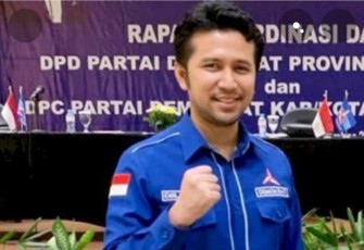 Emil Elestianto