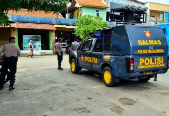 Kapolres Majalengka-Polda Jabar, Tim Unit Patroli Sat Samapta Memberikan Imbauan pada Warga Antisipasi Penyebaran Covid - 19