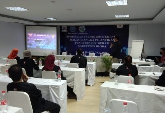 BNNP Jawa Tengah saat memberikan materi Bimtek kepada calon pengurus DPC Geram Kabupaten Blora.