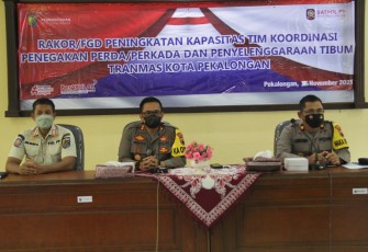 Kapolres Pekalongan Kota Buka Forum Group DIscussion Dan Dukung Satpol PP Lakukan Penegakkan Perda Pro Yustisia