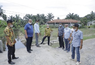 Bupati dan Wabup Asahan Tinjau Rencana Normalisasi Saluran Air Kelurahan Binjai Serbangan