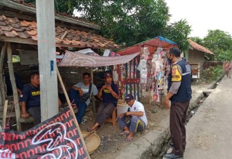 Patroli Rutin Polsek Kertajati Dengan Humanis Berikan Himbauan Prokes Ditengah Situasi Pandemi Covid-19