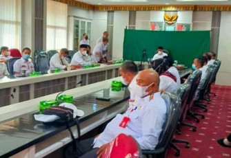 Bupati Parosil Mabsus Hadiri Penganugrahan IGA Tahun 2021