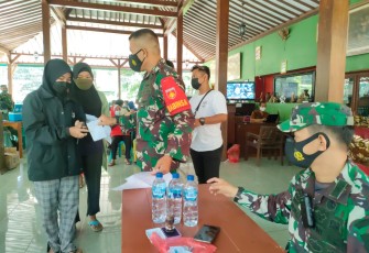 Ribuan warga ikuti vaksin di Dayu Park