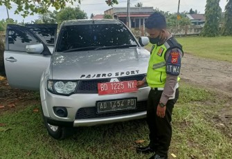  Polres Mukomuko Berhasil Amankan Mobnas Pakai Plat Hitam