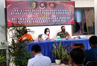 Danramil Pahandut Jadi Pemateri Pelatihan Aparatur Pemadam Kebakaran