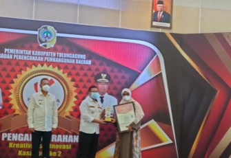 Bappeda Tulungagung Berikan Penganugerahan Pemenang Lomba Kasanova ke 2 Tahun 2021