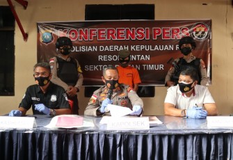 Polsek BintanTimur konferensi pers tersangka Tindak Percobaan Pemerkosaan 