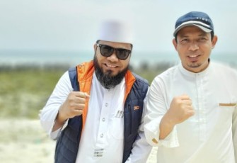 Kerja Online, Helmi-Dedy Atasi Keluhan Warga
