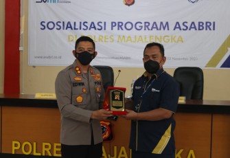 Kapolres Majalengka - Polda Jabar, Dengan Seluruh Anggota Serta Bhayangkari Hadiri Acara Sosialisasi Program PT.Asabri