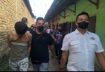 Unit Dua Satres Narkoba Polrestabes Medan saat Bekuk 2 Pria Pengedar Sabu di Jalan Mesjid Taufik Medan