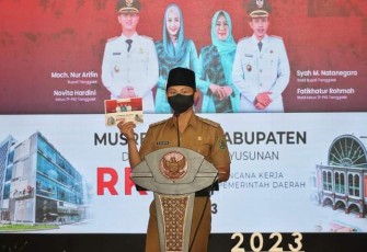 Bupati Trenggalek, Mochamad Nur Arifin, saat membuka Musrenbang di Pendopo Manggala Praja Nugraha, Trenggalek, Selasa (29/3/2022).