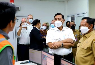 Mendagri saat Dampingi Menko Marves Tinjau PLTSa Merah Putih dan RDF Plant Bantargebang