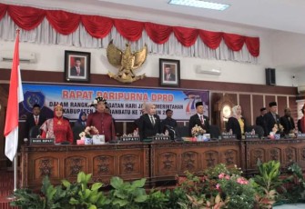 Bupati Labuhanbatu saat Hadiri Sidang Paripurna Istimewa DPRD dalam rangka Hari Jadi Pemkab Labuhanbatu 