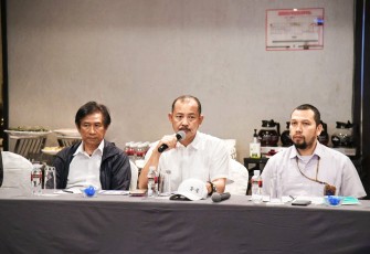 Sekda Adi saat Rapat Forum Penataan Ruang Bersama PT Timah