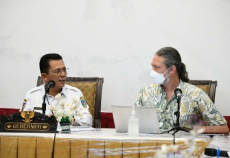 Gubernur Ansar pada Rapat dan Presentasi Program Compact-2 MCC di Gedung Daerah, Tanjungpinang, Kamis (7/4). 