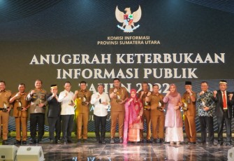 Pemko Tebing Tinggi saat Raih Predikat Informatif dari Komisi Informasi Provsu