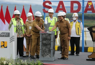 Presiden Jokowi saat Resmikan Bendungan Sadawarna di Kabupaten Subang dan Sumedang untuk mendukung ketahanan pangan dan pengendalian banjir di Provinsi Jawa Barat, Selasa (27/12/2022). 