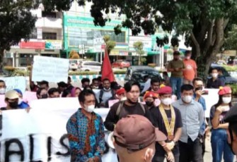 Aksi Orasi Solidaritas Untuk Warga Desa Jenggalu