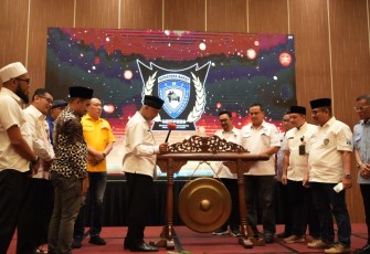 Gubernur Sumbar Mahyeldi, membuka secara resmi pelaksanaan Musprov IMI Sumbar 2022 di Grand Balroom The ZHM Premiere Hotel & Convention, Padang.
