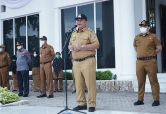 Wabup Asahan saat Pimpin Apel Gabungan Awal Agustus