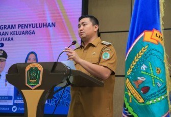 Bupati Labuhanbatu Utara Hendriyanto Sitorus, S.E,.M.M saat membuka secara resmi LP3PKK tingkat Kabupaten Labuhanbatu Utara di Aula Ahmad Dewi Syukur, Aek Kanopan. Selasa, (12/7).