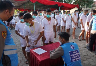 Ratusan Remaja saat Ikuti seleksi Tamtama Polri di Polda Jateng