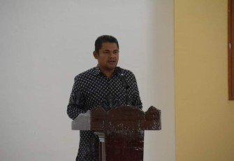 Kordiv Hukum Penindakan dan Pelanggaran Darusman Hendra mewakili Ketua Bawaslu Kota Padang Panjang membuka Sosialisasi Pengawasan Pemilu Partisipatif bagi Insan pers di Auditorium Mifan Waterpark.