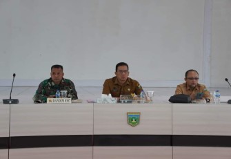 Rakor Pengendalian Inflasi yang dipimpin Menteri Dalam Negeri, Muhammad Tito Karnavian yang rutin digelar melalui zoom meeting, bertempat di Hall Lantai III Balai Kota, setiap Senin (19/12/2022). 