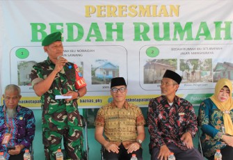 Kodim 1016 Palangka Raya Bersama Baznas saat Resmikan Bedah Rumah Layak Huni