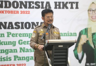 Mentan SYL dalam acara musyawarah nasional (munas) Ke - III Wanita Tani Indonesia HKTI di Bogor, Selasa (18/10/22).