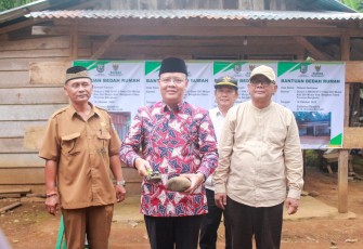 Gubernur Bengkulu Rohidin Mersyah saat peletakan batu pertama