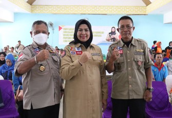 Bunda TAGANA Kepri Hj. Dewi Kumalasari Ansar saat menghadiri kegiatan Temu Ramah Pilar-Pilar Sosial Forum Komunikasi TAGANA Provinsi Kepri tahun 2022 di Aula Gedung Nasional, Tanjung Uban, Bintan Kamis (24/11).