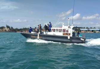 Satpolair Polres Bintan melaksanakan Patroli laut bersama TNI dan Pemerintahan Kecamatan Bintan Timur (Bintim) disepanjang perairan laut kecamatan Bintan Timur 